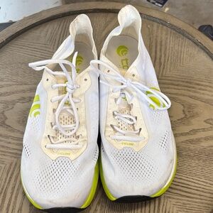 Men’s Topo Running Shoes White/Lime Size 11 US